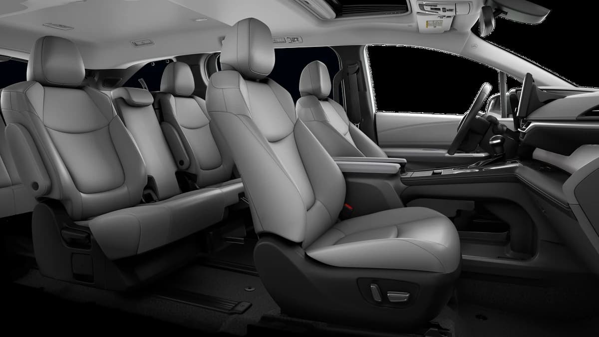 Toyota Sienna XLE FWD 8-Passenger (Natl) 2026 — side view
