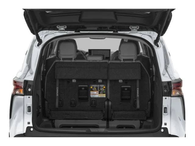 Toyota Sienna XLE AWD 7-Passenger (Natl) 2026 — side view
