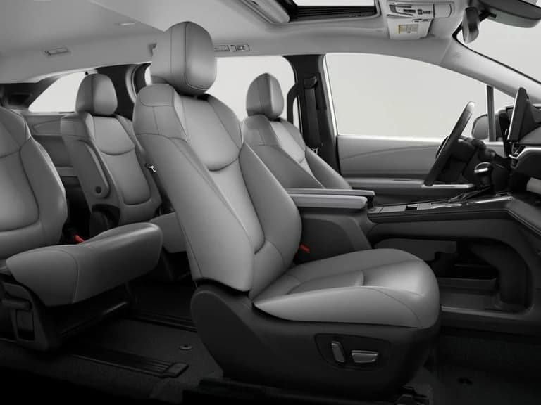 Toyota Sienna XLE AWD 7-Passenger (Natl) 2026 — side view