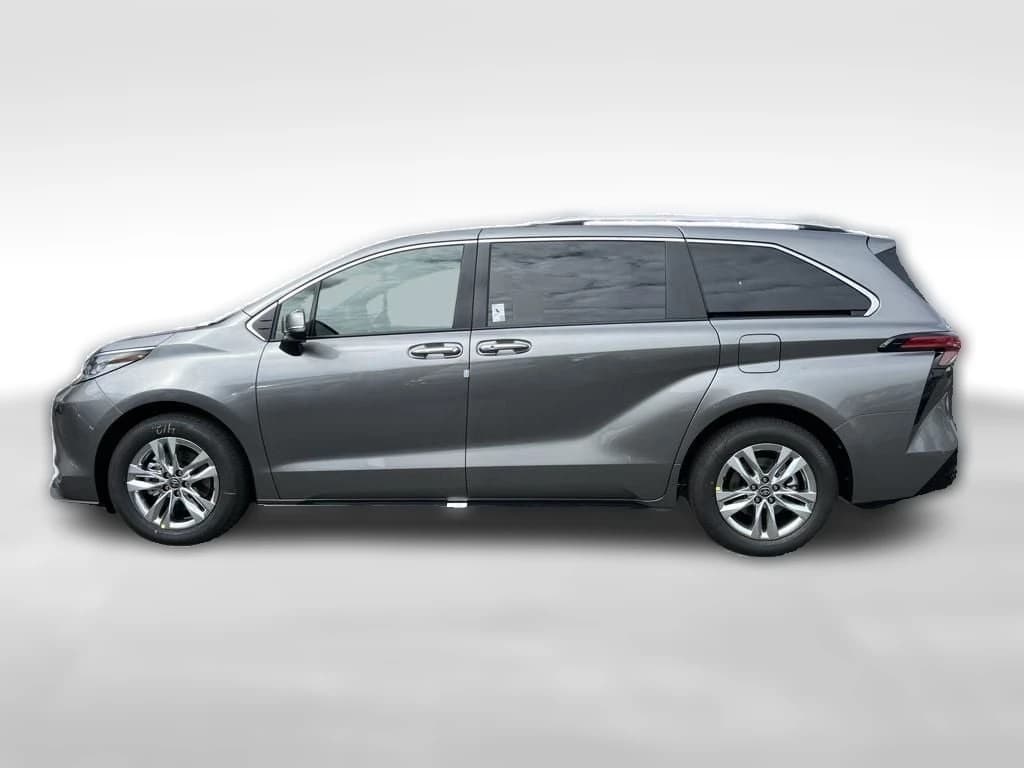 Toyota Sienna Limited FWD 7-Passenger (Natl) 2026 — side view