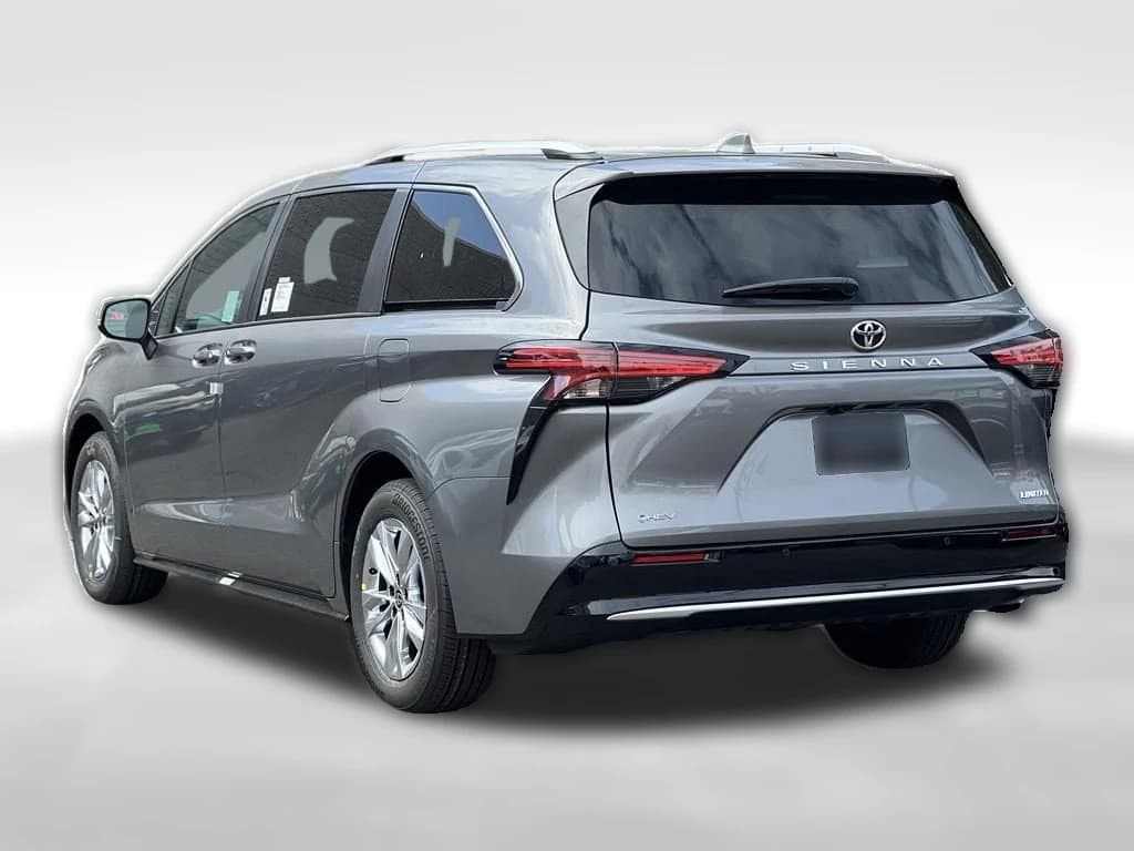 Toyota Sienna Limited FWD 7-Passenger (Natl) 2026 — side view
