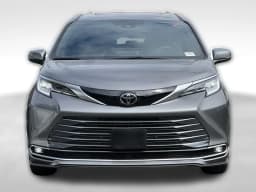 Toyota Sienna Limited FWD 7-Passenger (Natl) 2026 — side view