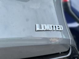 Toyota Sienna Limited FWD 7-Passenger (Natl) 2026 — side view