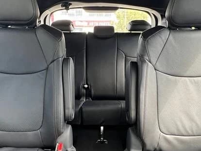 Toyota Sienna Limited FWD 7-Passenger (Natl) 2026 — side view