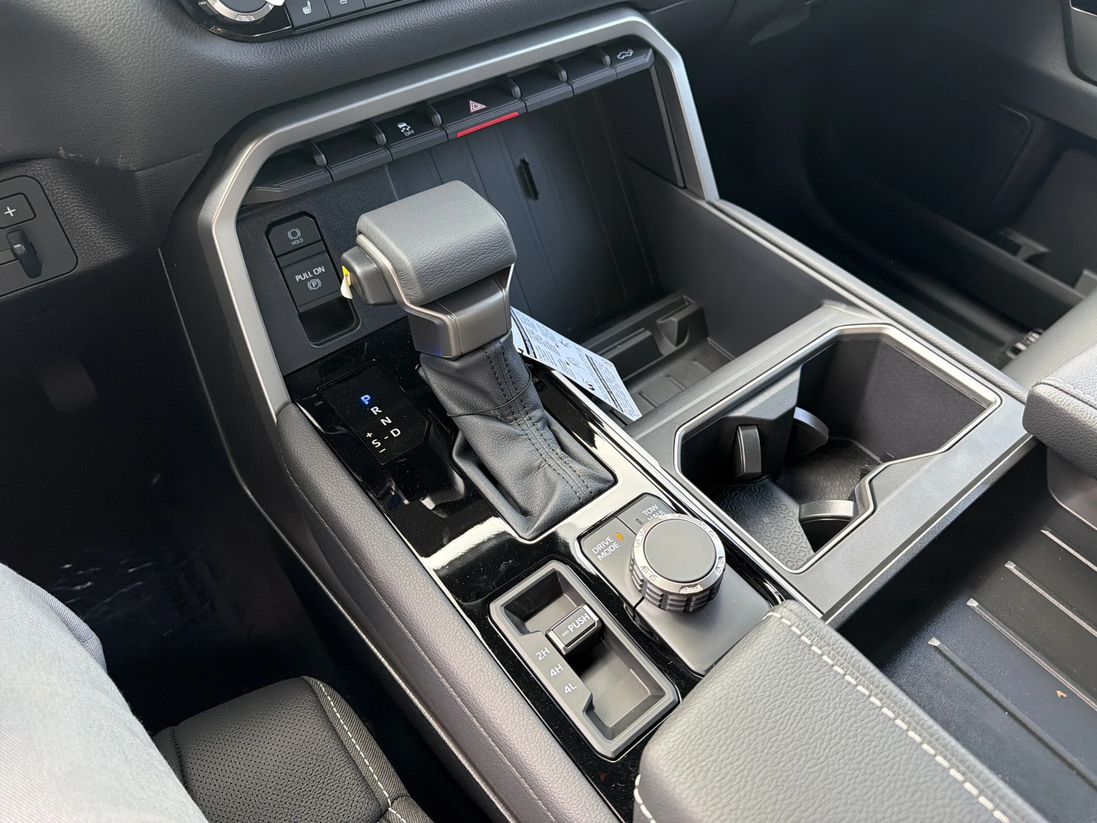Toyota Tundra 4WD Limited CrewMax 5.5' Bed (Natl) 2026 — side view