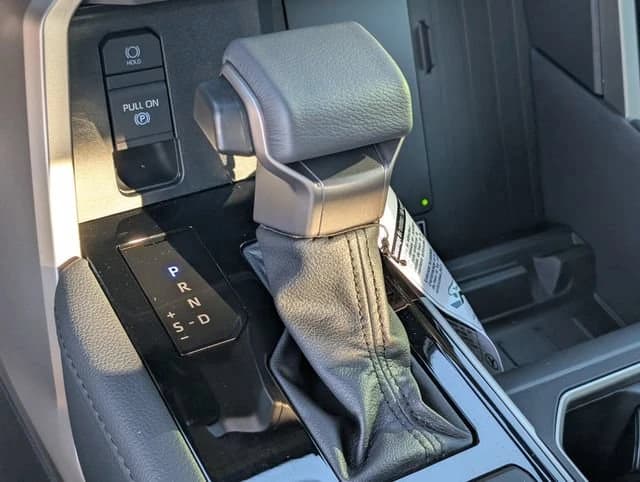 Toyota Tundra 4WD Limited CrewMax 5.5' Bed (Natl) 2026 — side view