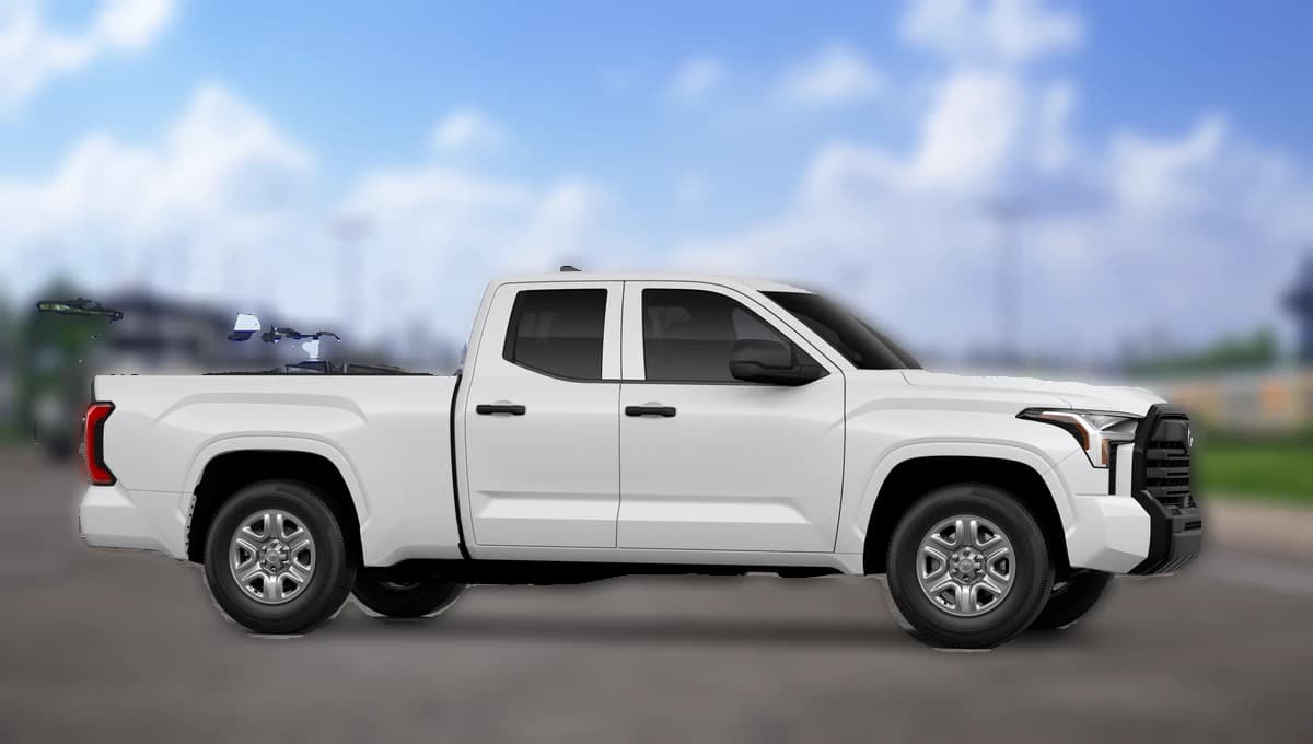 Toyota Tundra 2WD SR Double Cab 6.5' Bed (Natl) 2026 — side view