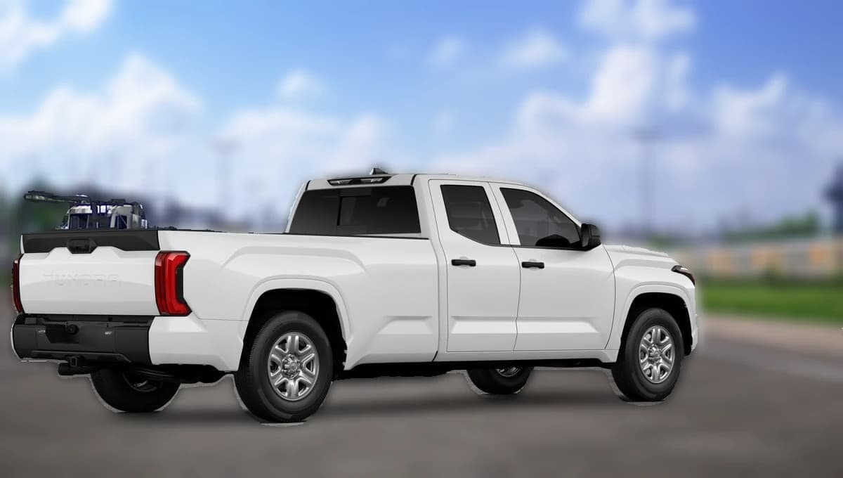 Toyota Tundra 2WD SR Double Cab 8.1' Bed (Natl) 2026 — side view