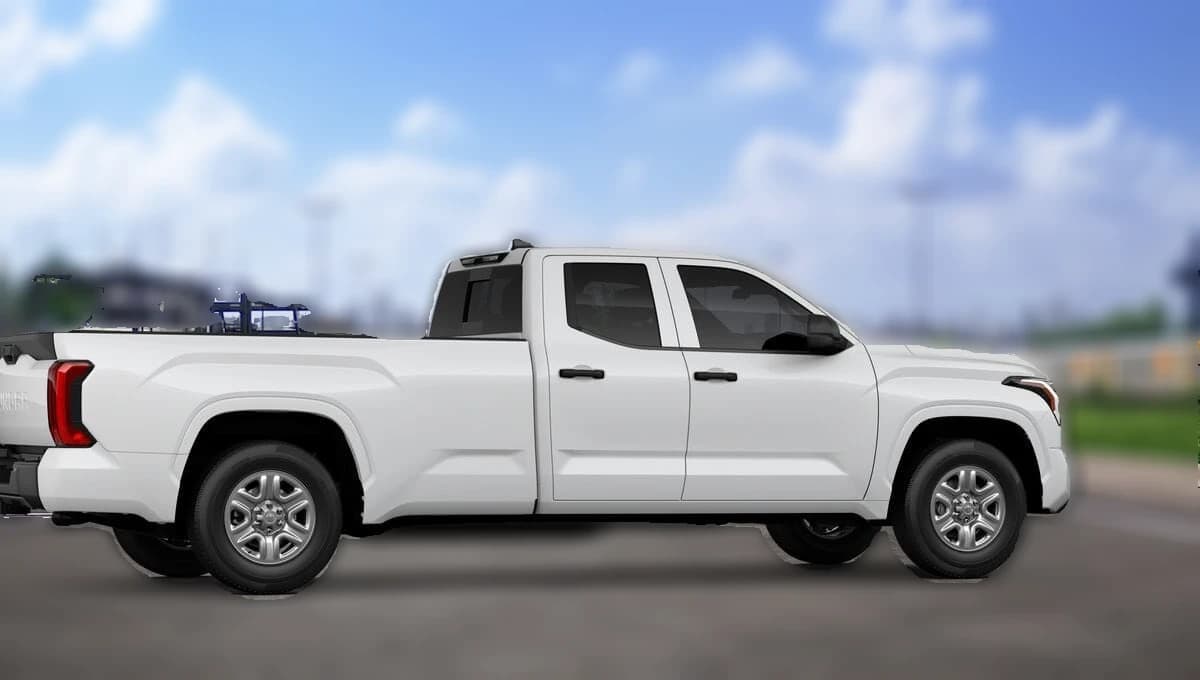 Toyota Tundra 2WD SR Double Cab 8.1' Bed (Natl) 2026 — side view
