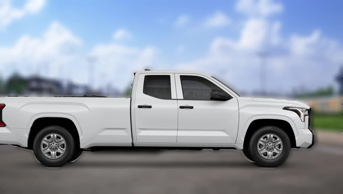 Toyota Tundra 2WD SR Double Cab 8.1' Bed (Natl) 2026 — side view