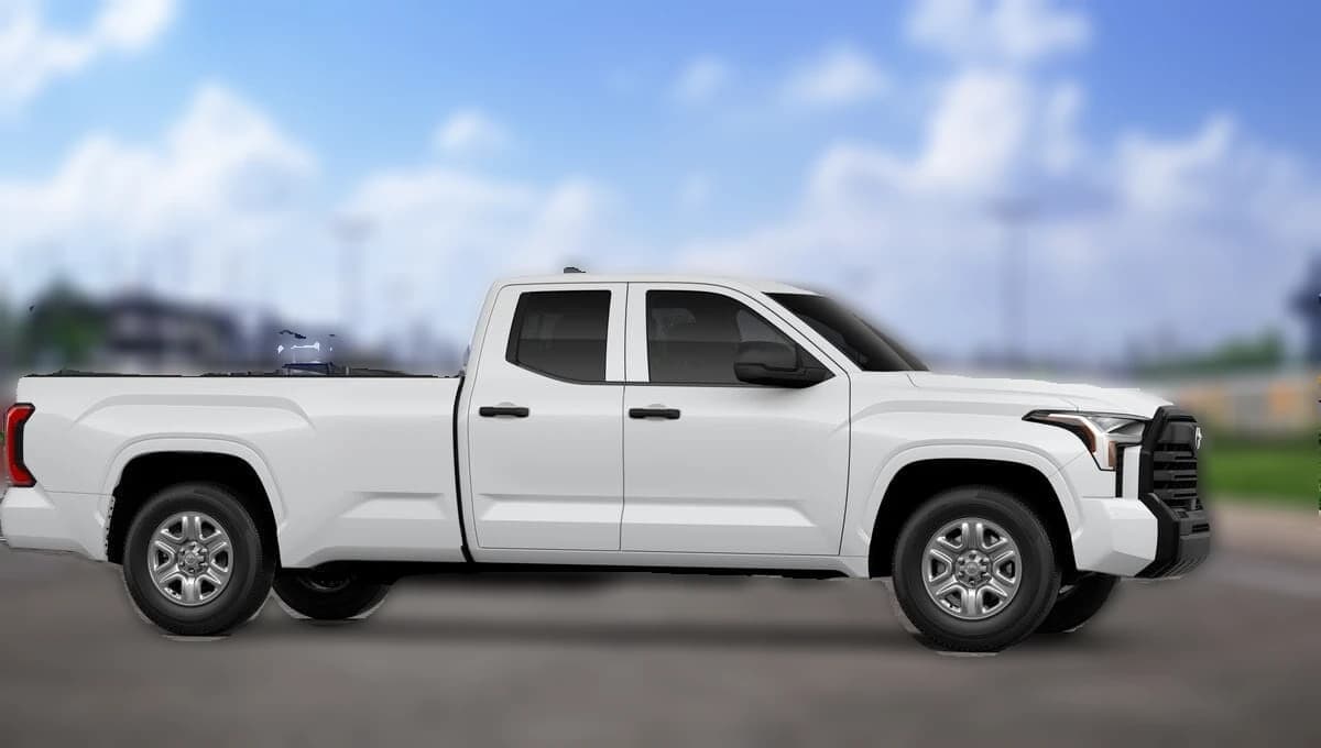 Toyota Tundra 2WD SR Double Cab 8.1' Bed (Natl) 2026 — side view