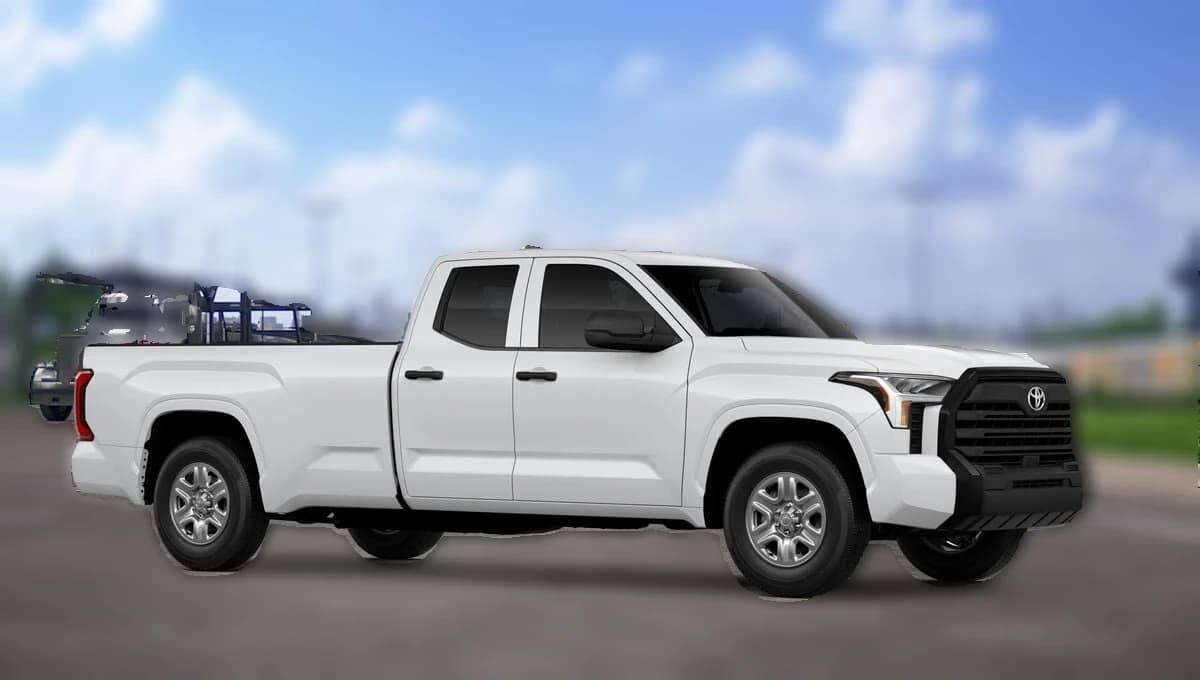 Toyota Tundra 2WD SR Double Cab 8.1' Bed (Natl) 2026 — side view