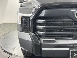 Toyota Tundra 4WD SR CrewMax 5.5' Bed (Natl) 2026 — side view