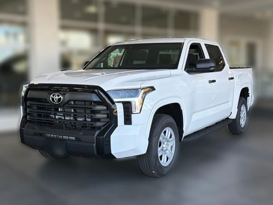 Toyota Tundra 4WD SR CrewMax 5.5' Bed (Natl) 2026 — side view