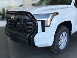 Toyota Tundra 4WD SR CrewMax 5.5' Bed (Natl) 2026 — side view