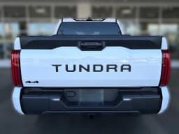 Toyota Tundra 4WD SR CrewMax 5.5' Bed (Natl) 2026 — side view