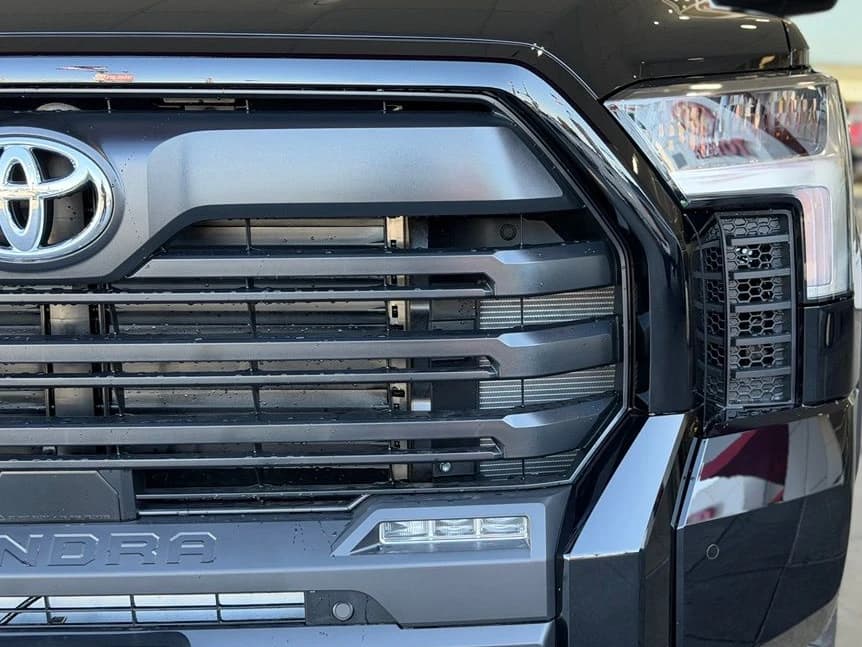 Toyota Tundra 2WD SR5 CrewMax 5.5' Bed (Natl) 2026 — side view