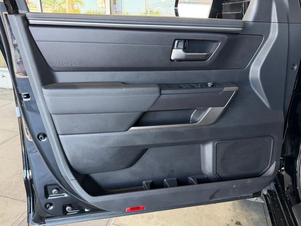 Toyota Tundra 2WD SR5 CrewMax 5.5' Bed (Natl) 2026 — side view