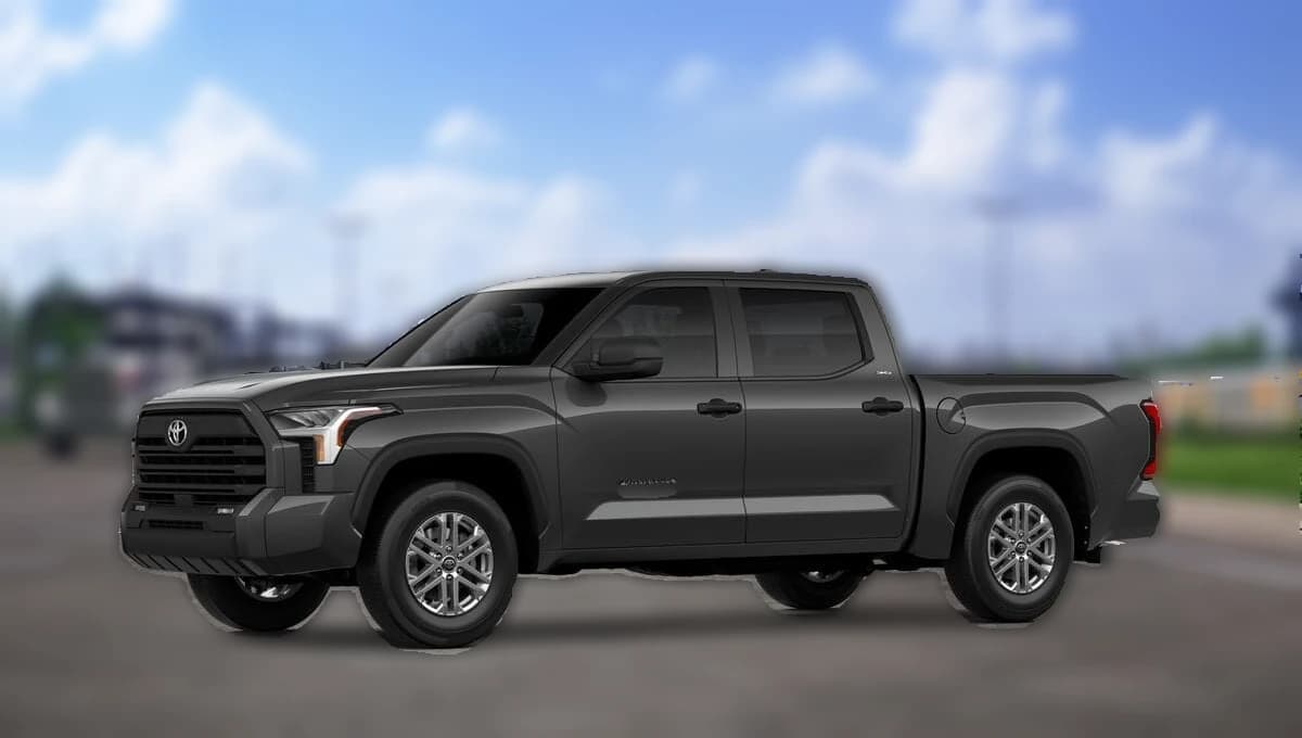 Toyota Tundra 2WD SR5 CrewMax 5.5' Bed (Natl) 2026 — side view