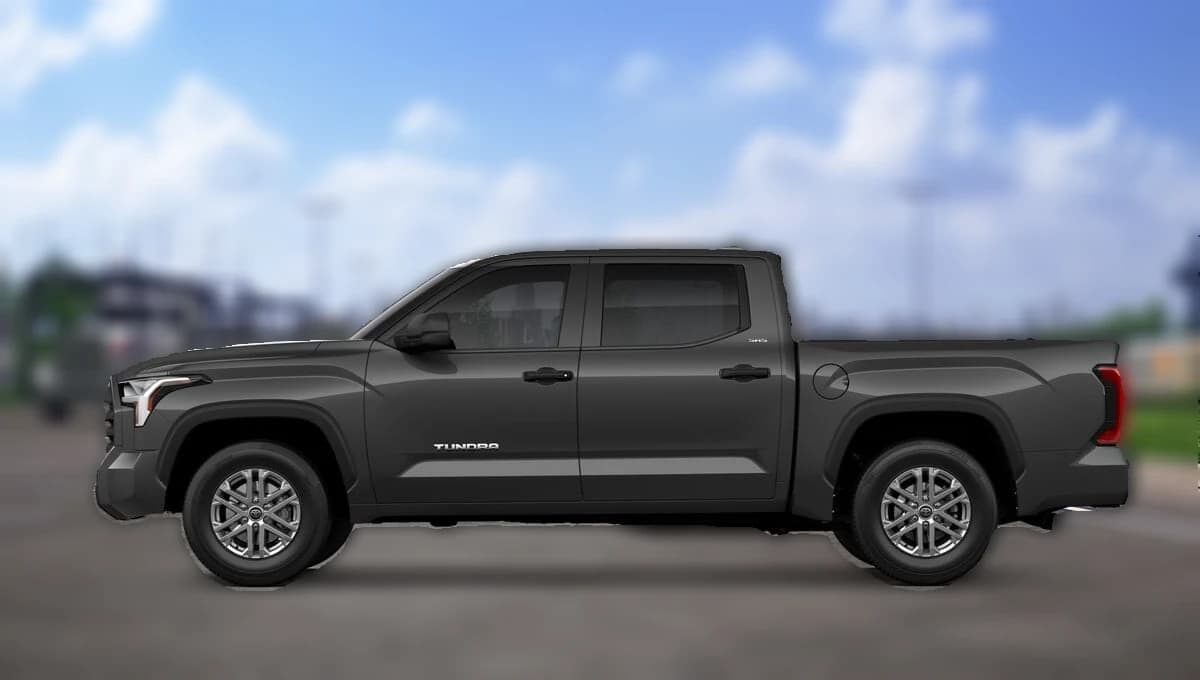 Toyota Tundra 2WD SR5 CrewMax 5.5' Bed (Natl) 2026 — side view