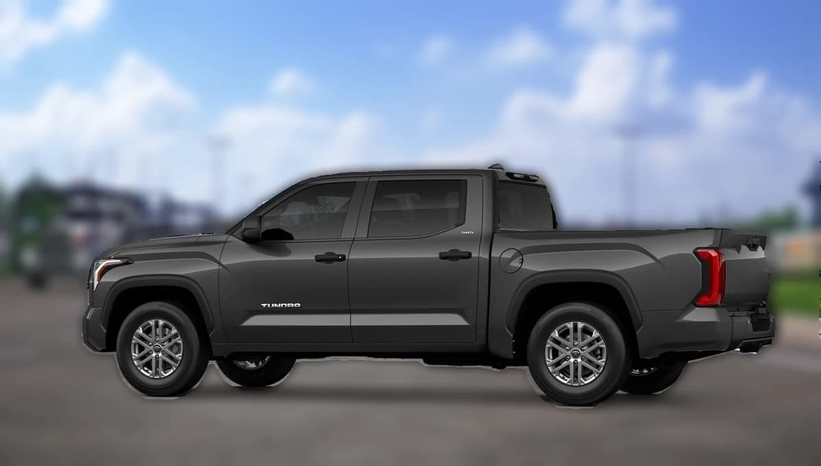 Toyota Tundra 2WD SR5 CrewMax 5.5' Bed (Natl) 2026 — side view
