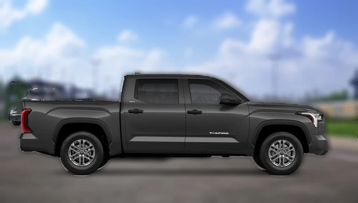 Toyota Tundra 2WD SR5 CrewMax 5.5' Bed (Natl) 2026 — side view