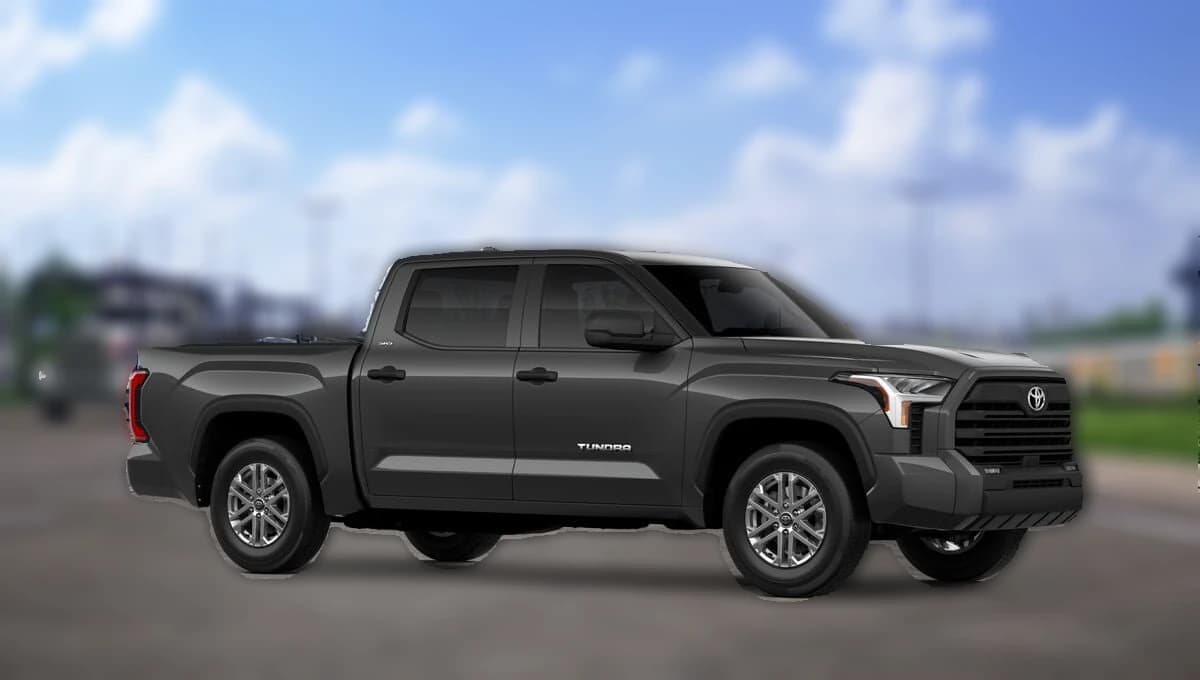 Toyota Tundra 2WD SR5 CrewMax 5.5' Bed (Natl) 2026 — side view