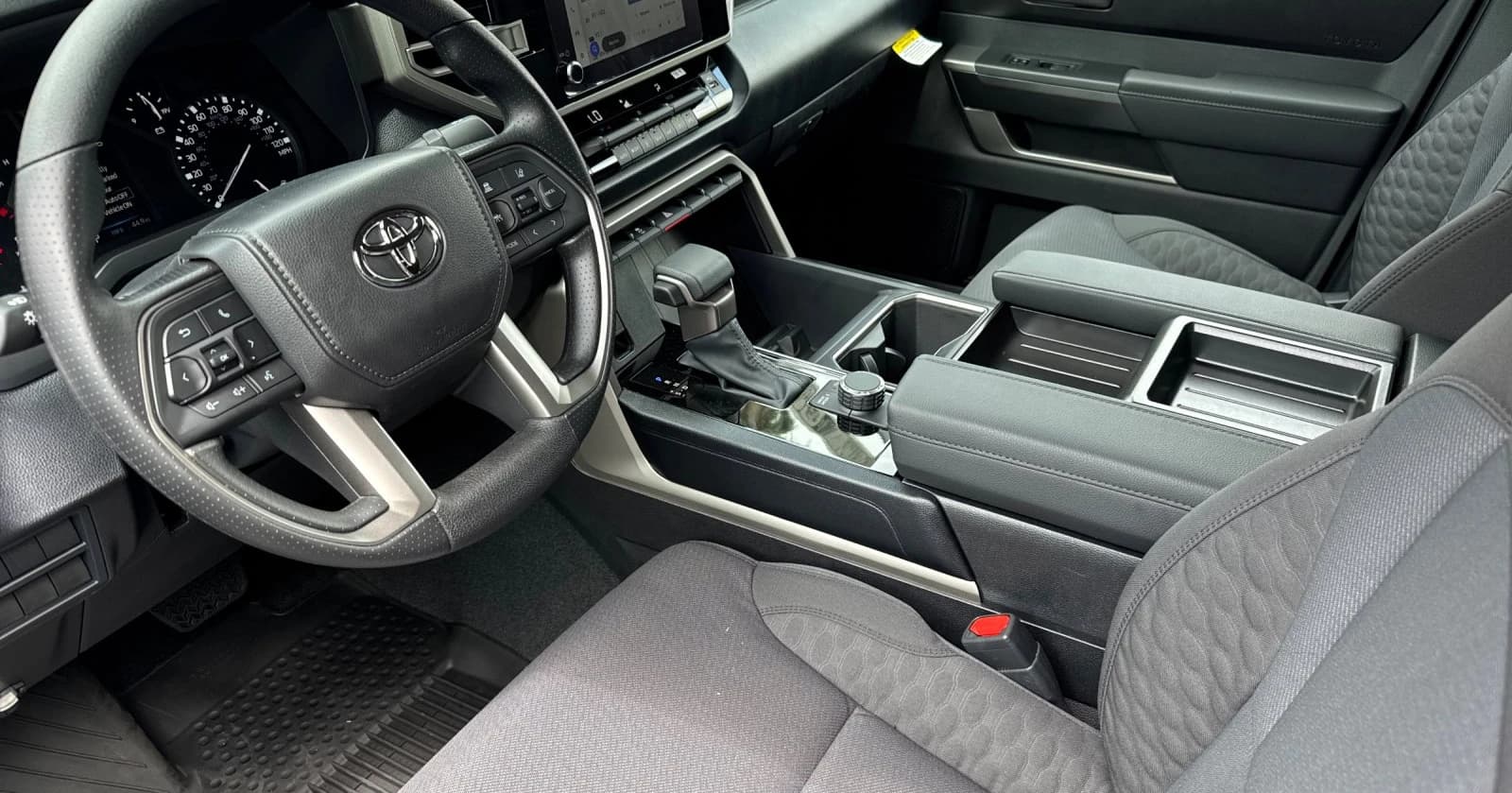Toyota Tundra 2WD SR5 CrewMax 5.5' Bed (Natl) 2026 — side view