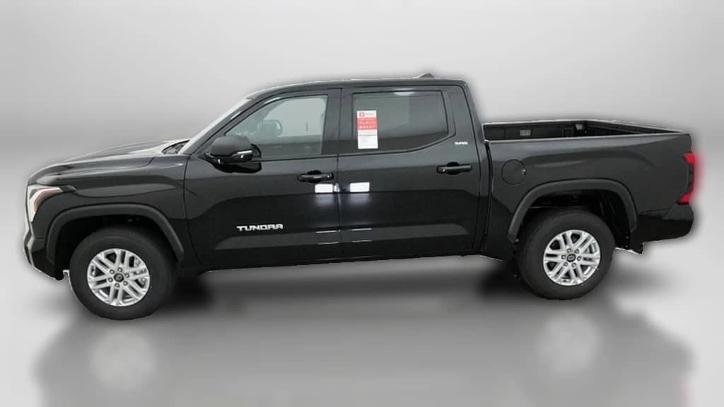 Toyota Tundra 2WD SR5 CrewMax 5.5' Bed (Natl) 2026 — side view