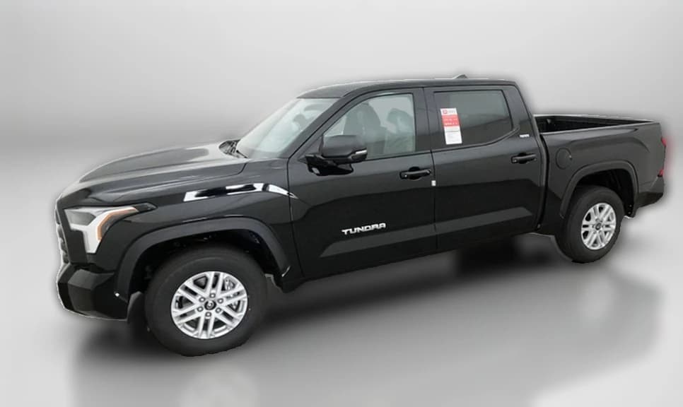 Toyota Tundra 2WD SR5 CrewMax 5.5' Bed (Natl) 2026 — side view