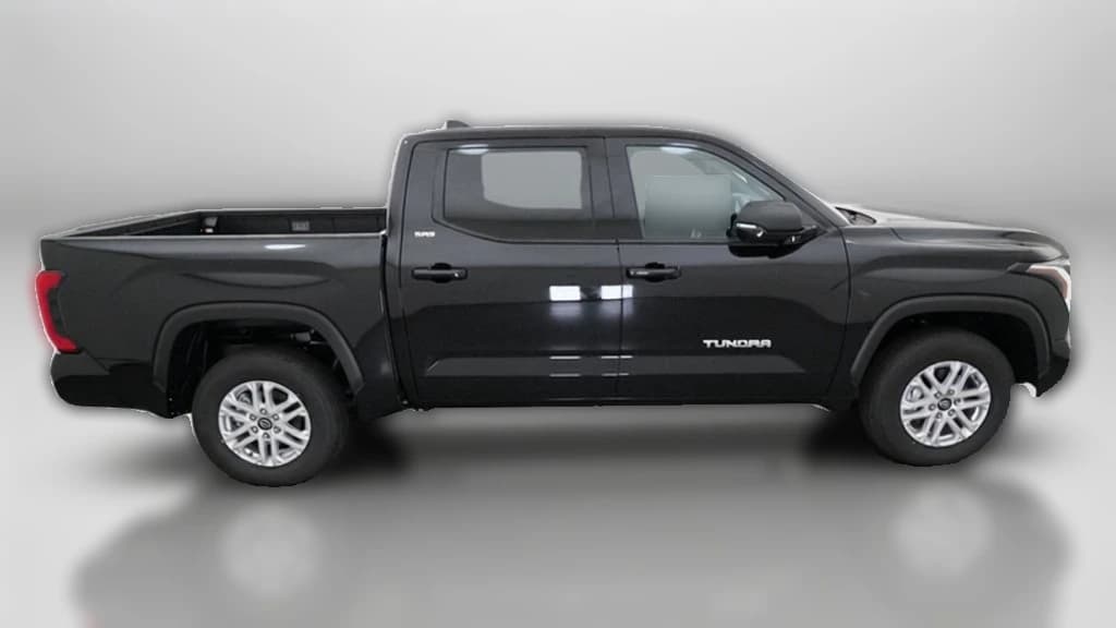 Toyota Tundra 2WD SR5 CrewMax 5.5' Bed (Natl) 2026 — side view