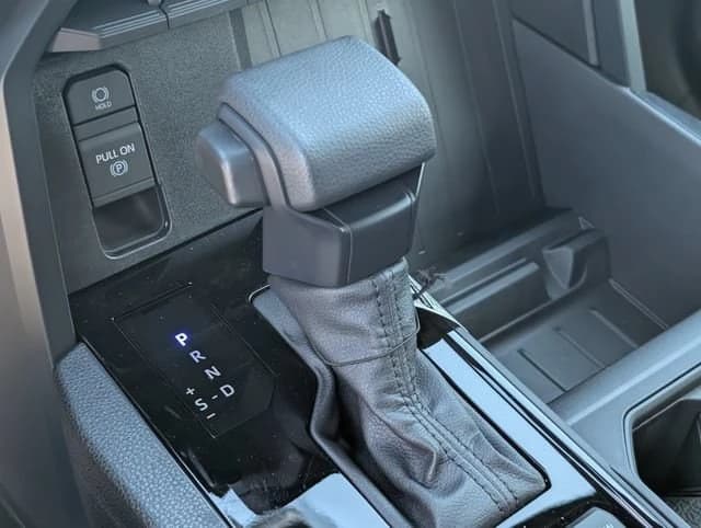 Toyota Tundra 2WD SR5 CrewMax 5.5' Bed (Natl) 2026 — side view
