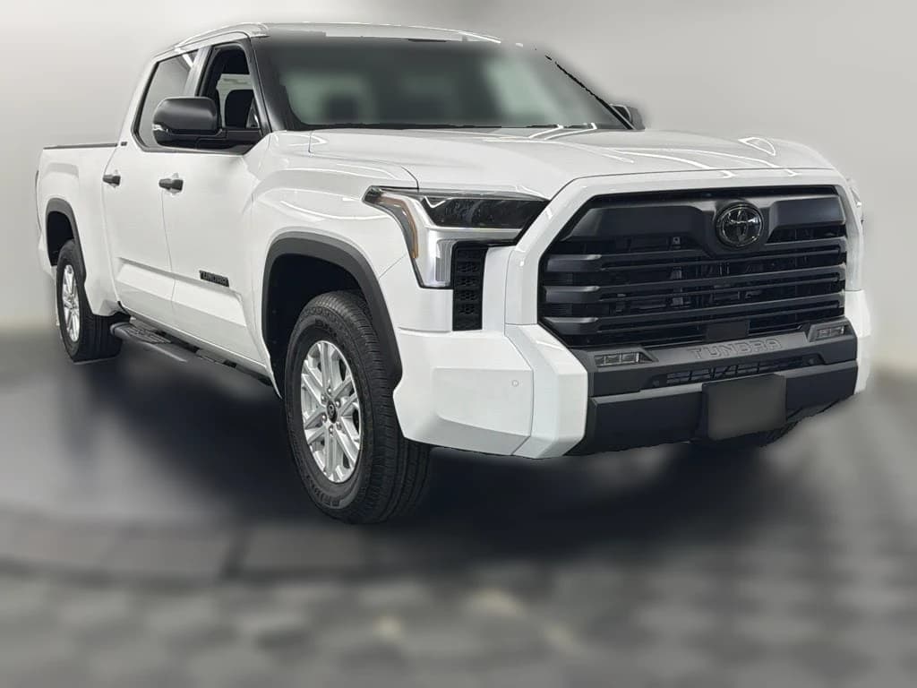 Toyota Tundra 2WD SR5 CrewMax 6.5' Bed (Natl) 2026 — side view