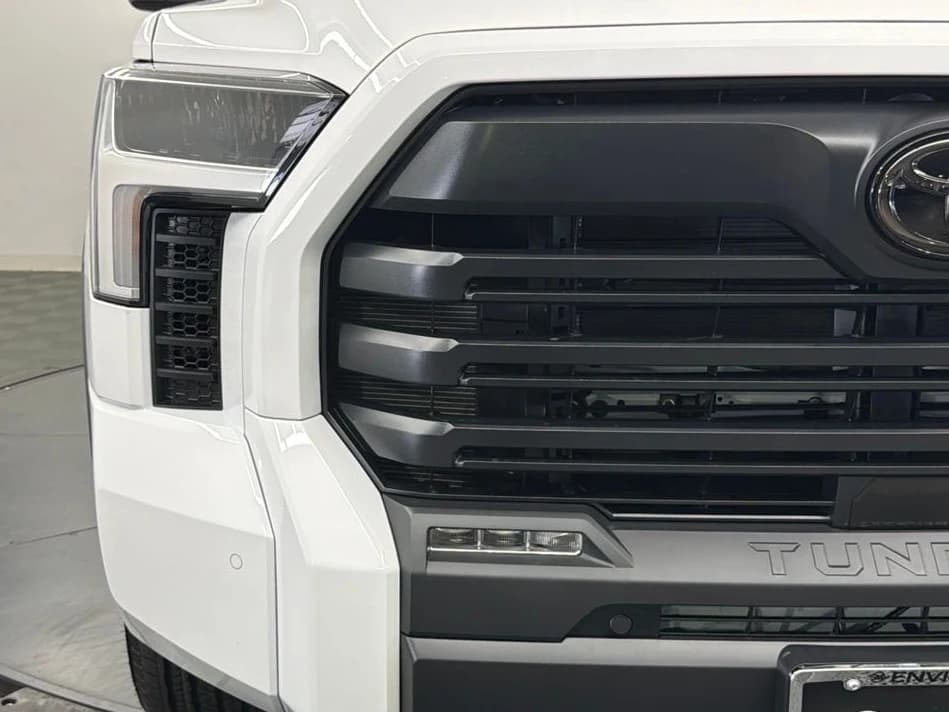 Toyota Tundra 2WD SR5 CrewMax 6.5' Bed (Natl) 2026 — side view