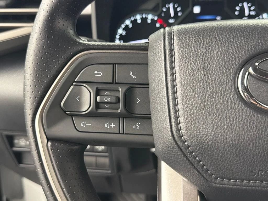 Toyota Tundra 2WD SR5 CrewMax 6.5' Bed (Natl) 2026 — side view