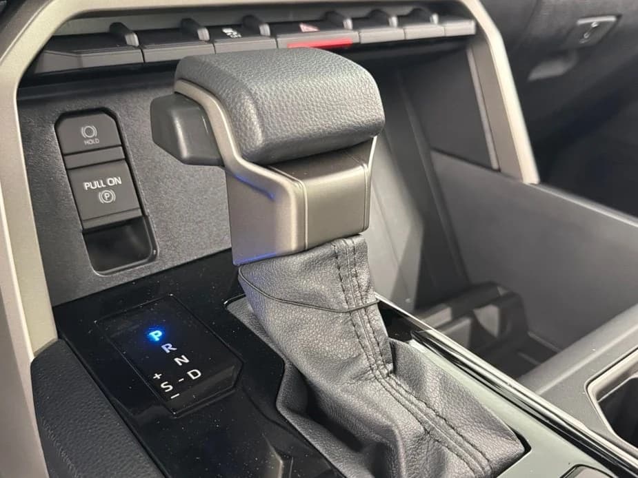 Toyota Tundra 2WD SR5 CrewMax 6.5' Bed (Natl) 2026 — side view