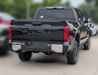 Toyota Tundra 4WD SR5 CrewMax 5.5' Bed (Natl)