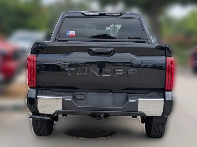 Toyota Tundra 4WD SR5 CrewMax 5.5' Bed (Natl) 2026 — side view