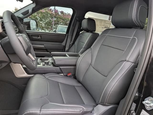 Toyota Tundra 4WD SR5 CrewMax 5.5' Bed (Natl) 2026 — side view