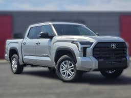 Toyota Tundra 4WD SR5 CrewMax 5.5' Bed (Natl) 2026 — side view