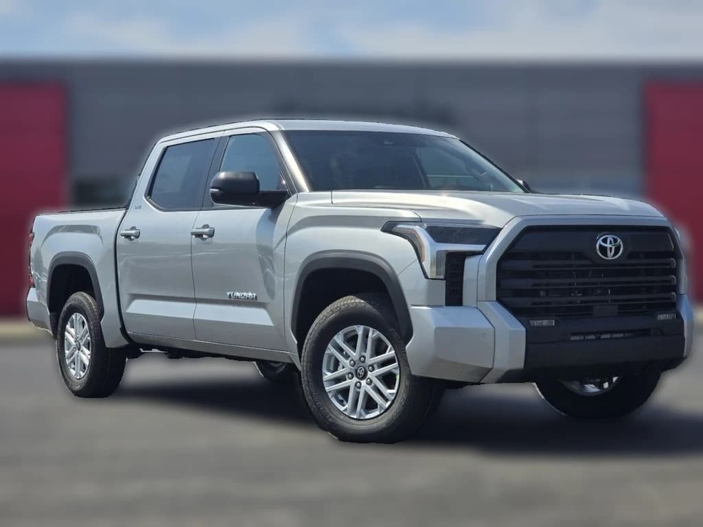 Toyota Tundra 4WD SR5 CrewMax 5.5' Bed (Natl) 2026 — side view