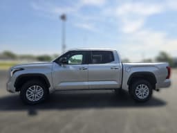 Toyota Tundra 4WD SR5 CrewMax 5.5' Bed (Natl) 2026 — side view