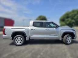Toyota Tundra 4WD SR5 CrewMax 5.5' Bed (Natl) 2026 — side view