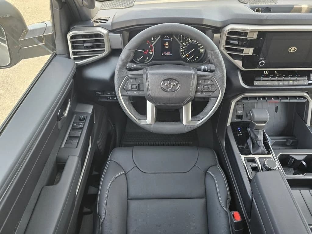 Toyota Tundra 4WD SR5 CrewMax 5.5' Bed (Natl) 2026 — side view