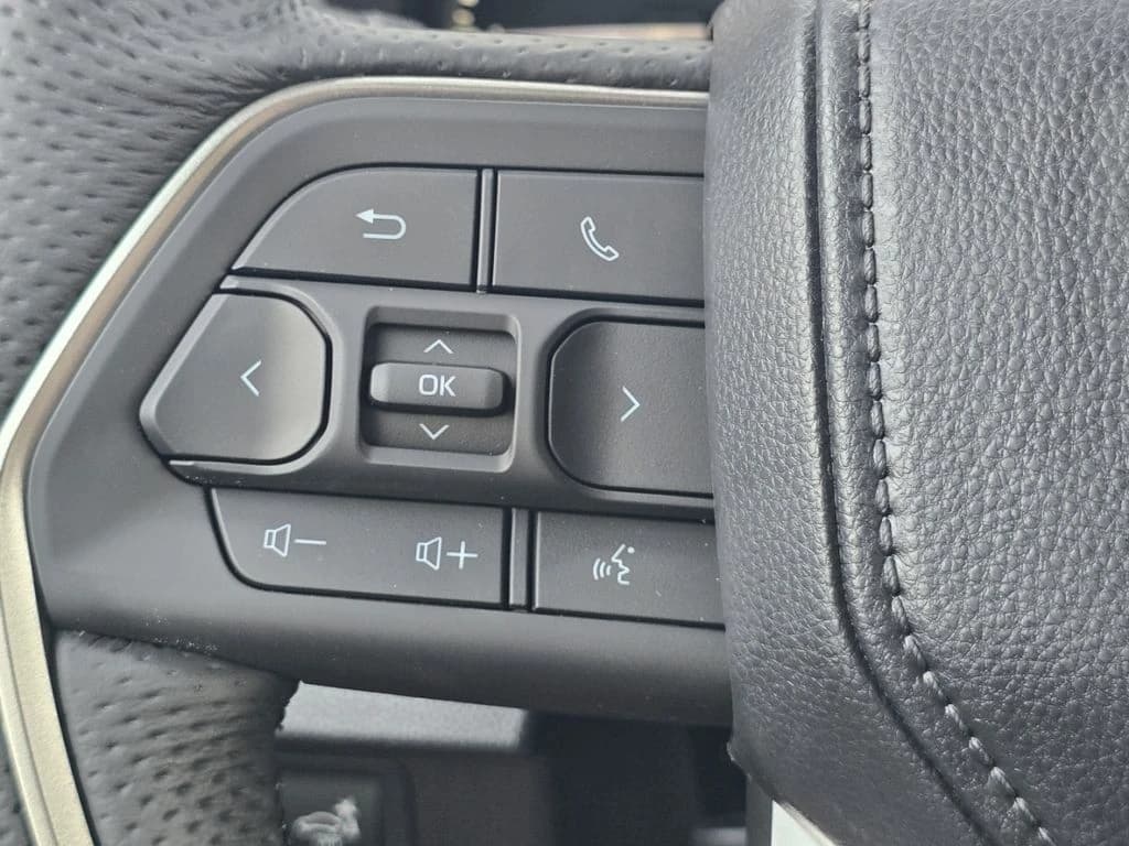 Toyota Tundra 4WD SR5 CrewMax 5.5' Bed (Natl) 2026 — side view