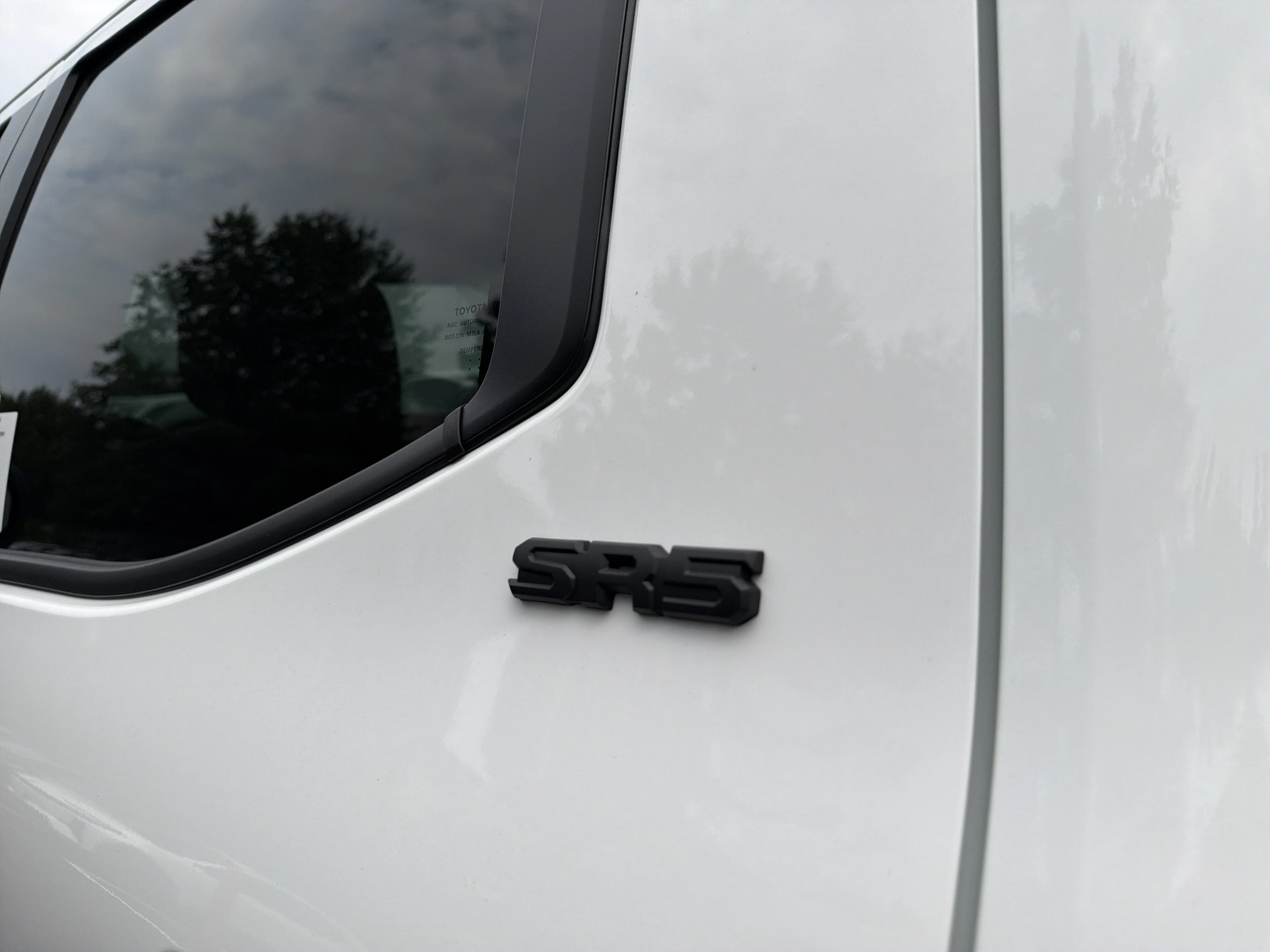 Toyota Tundra 4WD SR5 CrewMax 5.5' Bed (Natl) 2026 — side view