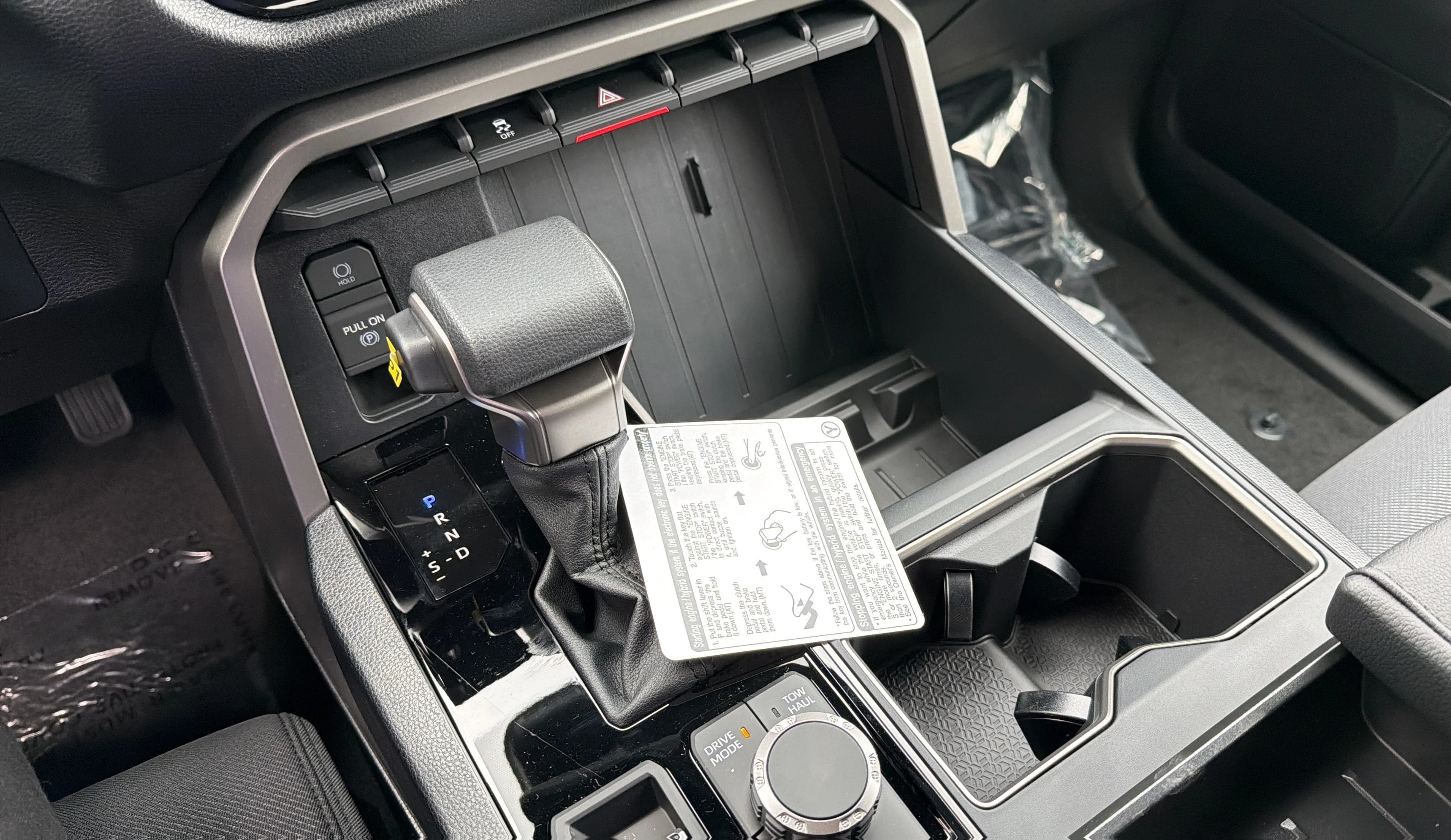 Toyota Tundra 4WD SR5 CrewMax 5.5' Bed (Natl) 2026 — side view