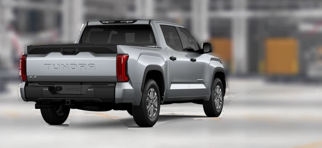 Toyota Tundra 4WD SR5 CrewMax 5.5' Bed (Natl) 2026 — side view