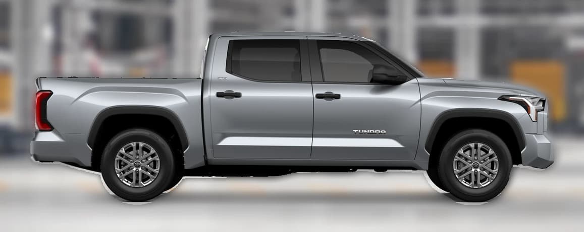 Toyota Tundra 4WD SR5 CrewMax 5.5' Bed (Natl) 2026 — side view