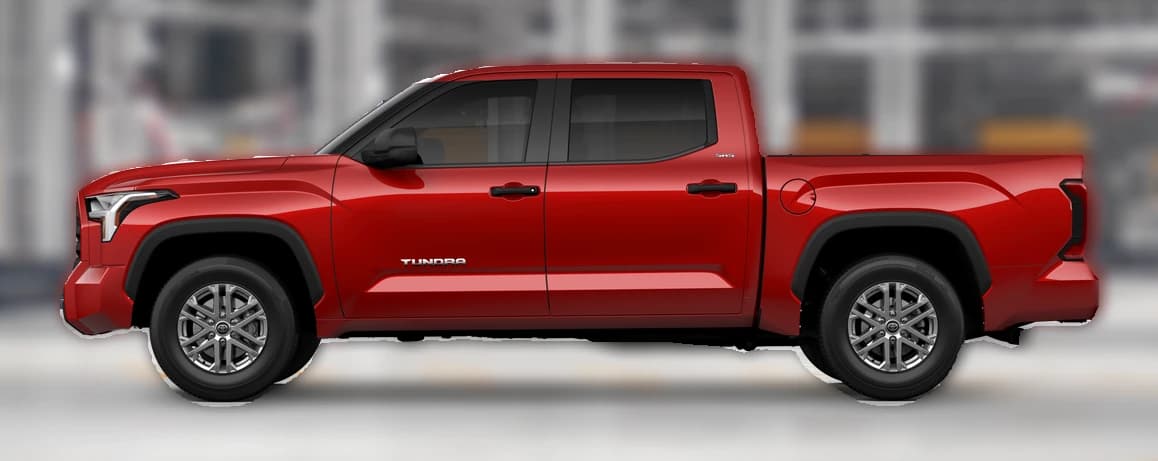 Toyota Tundra 4WD SR5 CrewMax 5.5' Bed (Natl) 2026 — side view